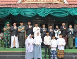 Bupati Kampar dan Forkopimda Hadiri Upacara HSN ke-11, Semangati Santri Kawal Indonesia Menuju Peradaban Dunia   