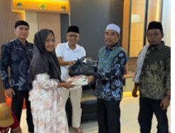 Ketua DPRD Kampar Ahmad Taridi Berbagi Sembako, Sambut Ramadhan dengan Kepedulian