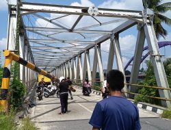 Truk Tabrak Portal Jembatan Kampung Gadang Sampai Hancur, Dishub Langsung Turun