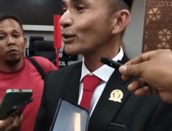 Idris Terlihat Gugup dan Kikuk saat Wawancara Perdana Usai Dilantik Jadi Anggota DPRD Kampar