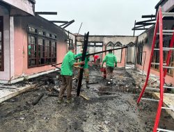 Bentuk Kepedulian Sosial, Satpol PP Kampar Gelar Gotong Royong di Rumah Mantan Kasat Pol PP di Sungai Kampar Pendopo 