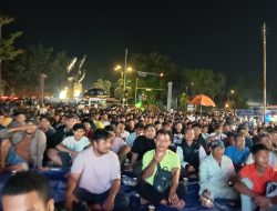Membludak! Ribuan Pecinta Bola Padati Taman Kota Bangkinang Nobar Semifinal Piala Dunia 2026, Bupati Kampar Titip Salam