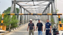 Dishub Kampar Bakal Benahi Plang Jembatan Kampuong Godang Usai di Tabrak Mobil, Pengendara di Laporkan Kabur 